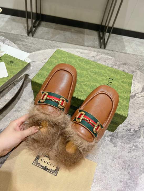 Picture of Gucci Slippers _SKUGuccisz35-42mnf02102131